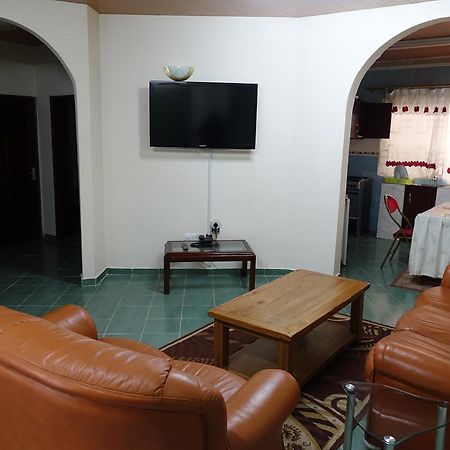 Wusum Hotel Makeni Buitenkant foto