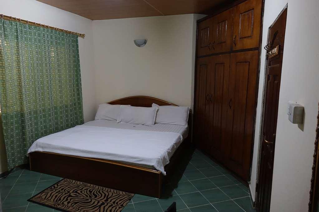 Wusum Hotel Makeni Kamer foto