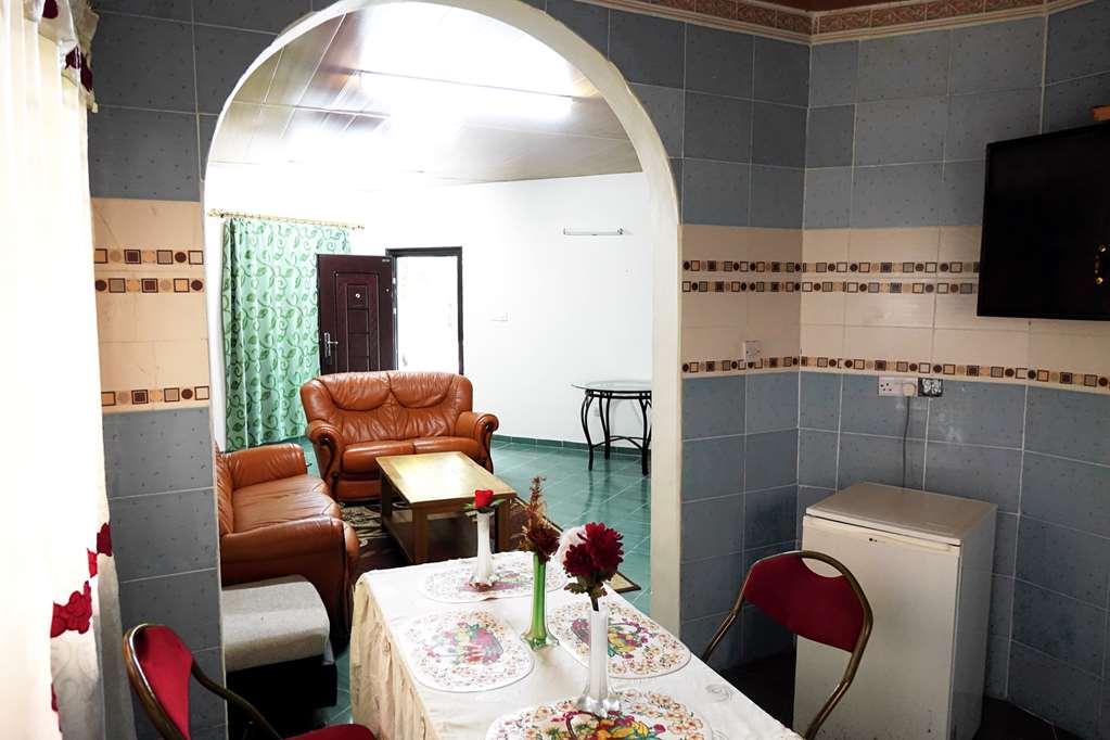 Wusum Hotel Makeni Kamer foto