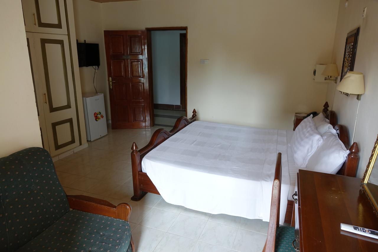 Wusum Hotel Makeni Buitenkant foto