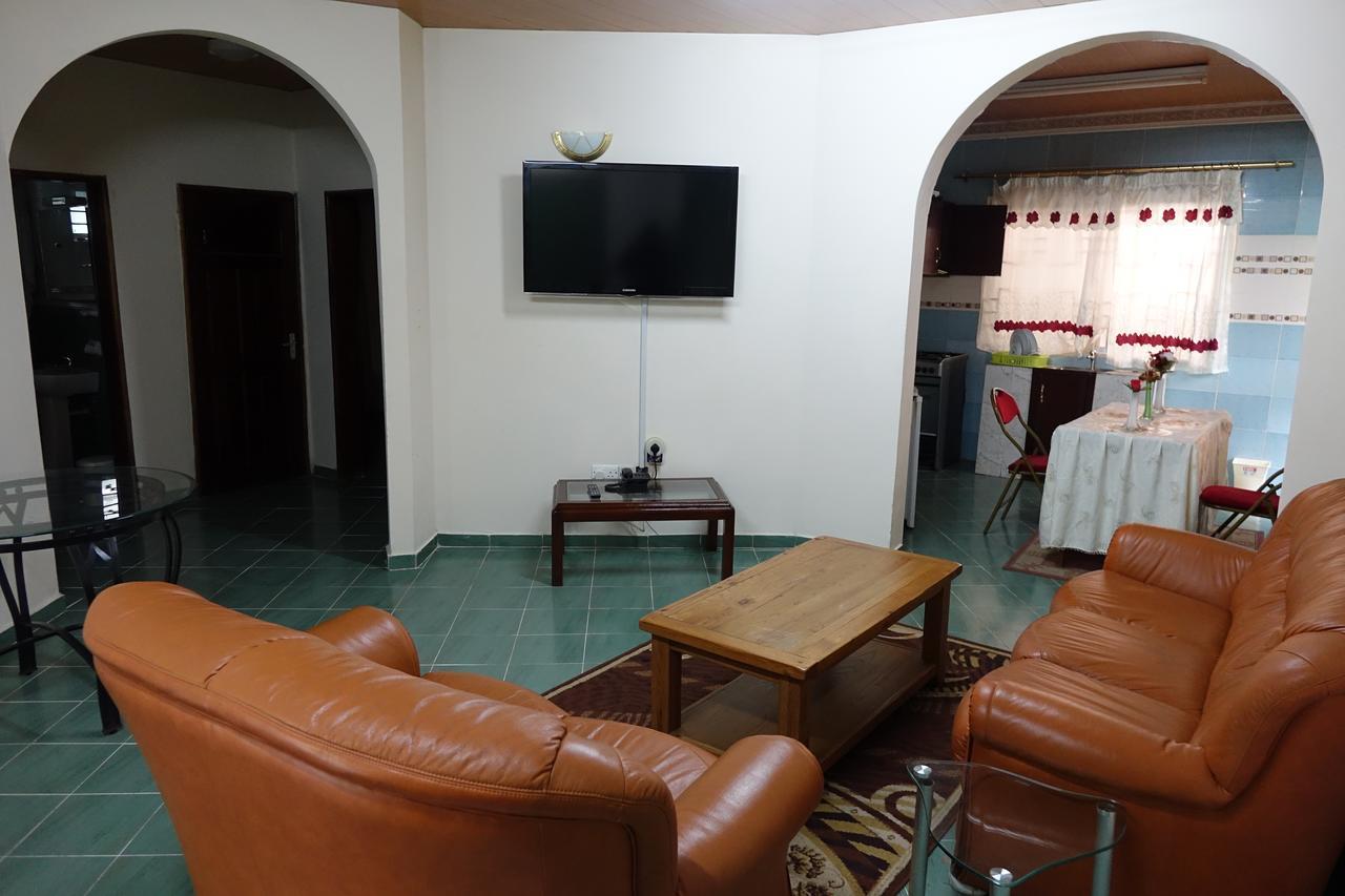 Wusum Hotel Makeni Buitenkant foto