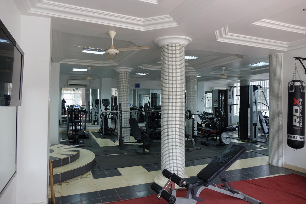 Wusum Hotel Makeni Buitenkant foto