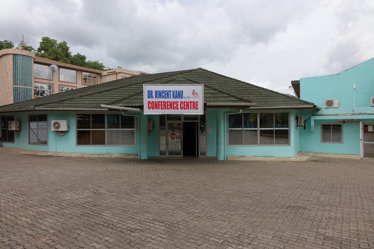 Wusum Hotel Makeni Buitenkant foto